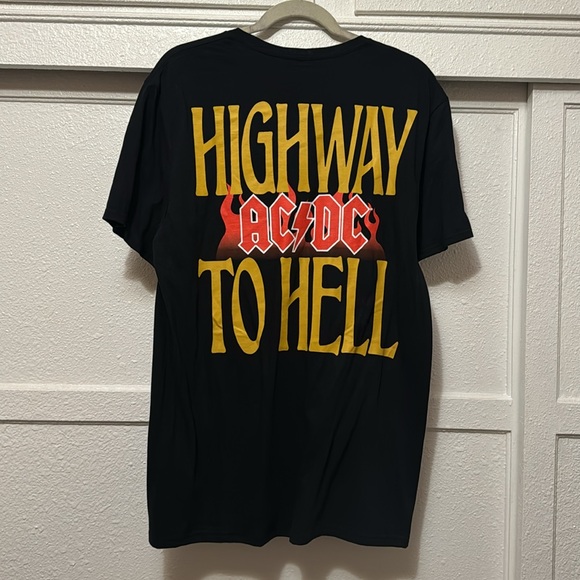AC/DC L graphic Tshirt  hot topic - Picture 4 of 4